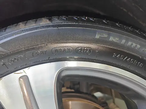 奔驰驾驶辅助功能_奔驰的智能驾驶辅助系统：安全与便捷_奔驰智能驾驶辅助组件基础版