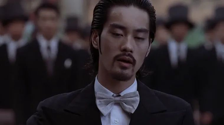 周星驰在武术片中的演出_周星驰武术指导_武术周星驰演出片中曲是什么