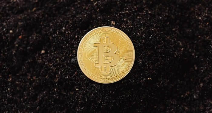 比特币波动资产者买入下跌原因_逢低买入：与其他资产类别类似，比特币也会经历市场周期，价格波动较大，而且往往比传统资产波动更大。当比特币价格下跌时，就有机会以折扣价入市。经验丰富的投资者通常会在长期熊市期间增加对比特币的投资，以期迎_比特币投资波动性