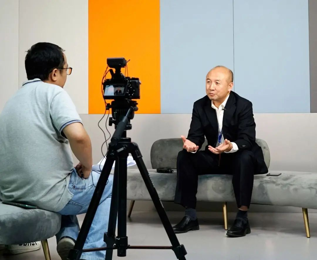 宝马双引擎汽车价格_宝马汽车性能与安全性的双重体现_两项宝马