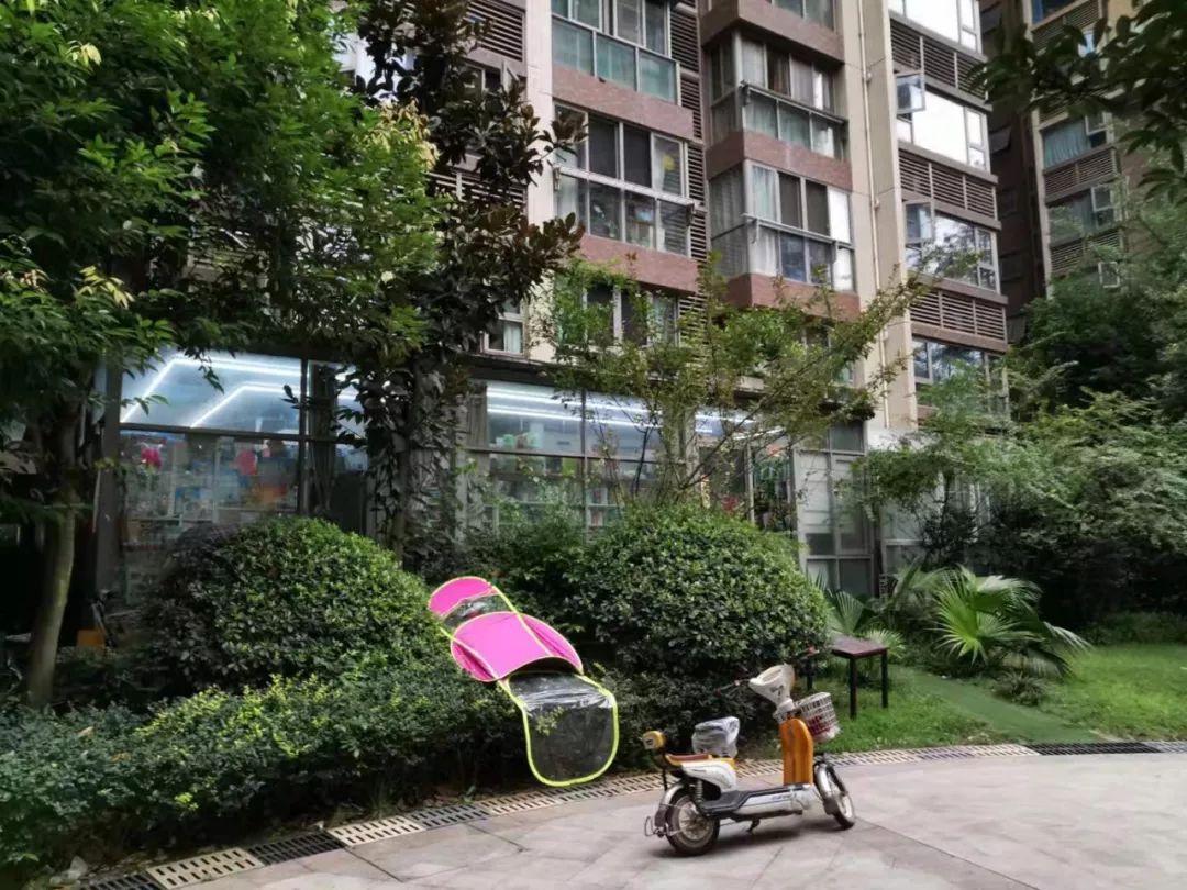 李嘉诚的商业运营与成就_李嘉诚的经营之道_李嘉诚经营模式