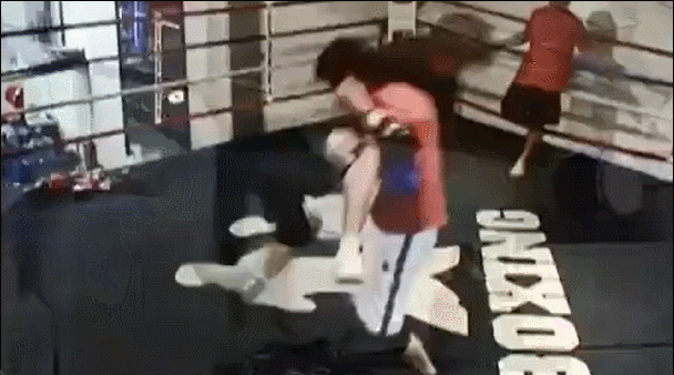 元彪武术指导哪些电影_元彪精彩的武打片段_元彪的武术训练与日常生活