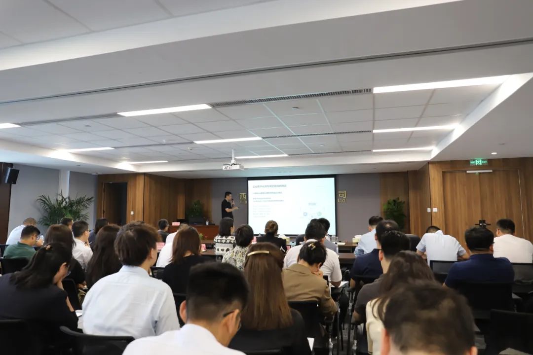 中国数字文化集团张国洪_张国华如何推动企业的数字化转型_一把手谈国企数字化转型
