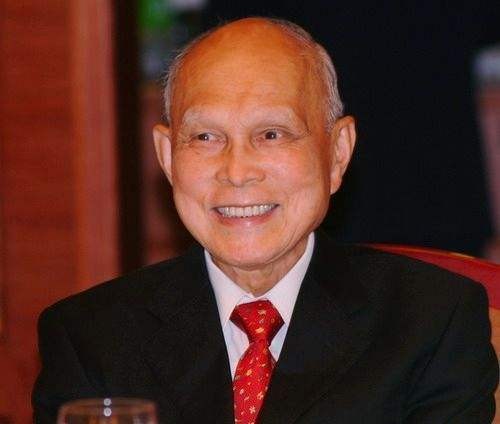 李嘉诚的创业机会是什么_李嘉诚的商业机遇与挑战_李嘉诚成功的机遇