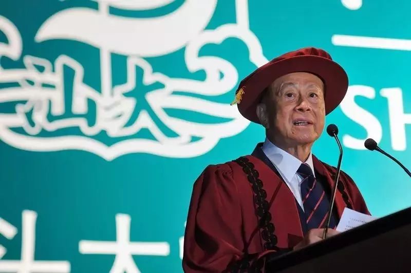 李嘉诚成功的机遇_李嘉诚的商业机遇与挑战_李嘉诚创业成功的秘诀