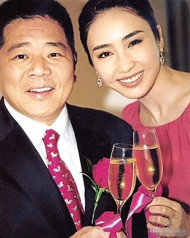 高峰低谷电的时间段_用电高峰低谷时间_林青霞的职业生涯高峰与低谷