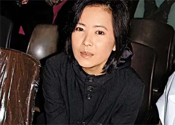 蓝洁瑛的隐秘生活与内心挣扎_蓝洁瑛的隐秘生活与内心挣扎_蓝洁瑛的隐秘生活与内心挣扎