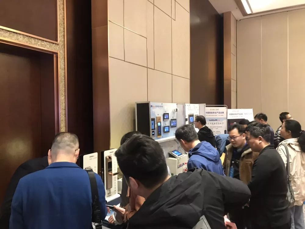 智能家居模式场景_扩展智能家居的可能性，探寻生活新模式_智能家居还能如何改进
