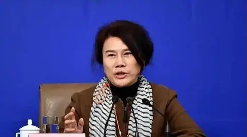 格力公司董明珠_董明珠被停职审查为格力电器带来的机遇与挑战分析_董明珠担任格力电器总经理时长
