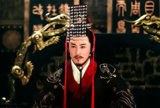 中国古代王朝更替与皇权斗争：从秦制沿袭到汉朝推恩令的历史演变