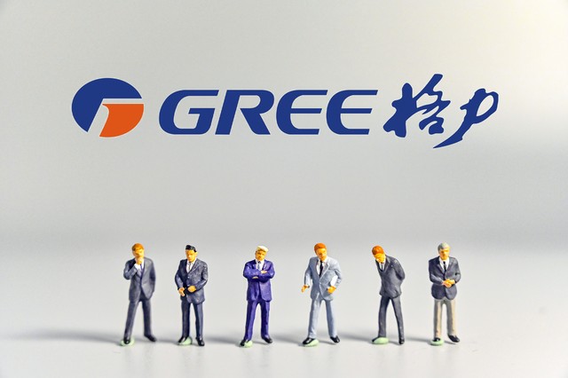 雷军涉及的行业_雷军的事业发展_雷军与行业发展趋势的较量