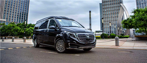 奔驰V260L奢石版高端商务车：奢华与尊贵的完美结合，售价118.8万