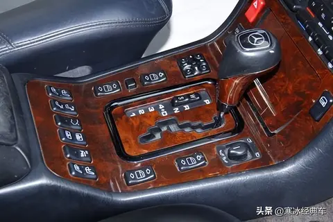 奔驰历史书_奔驰的经典车型与传承历史_奔驰历程