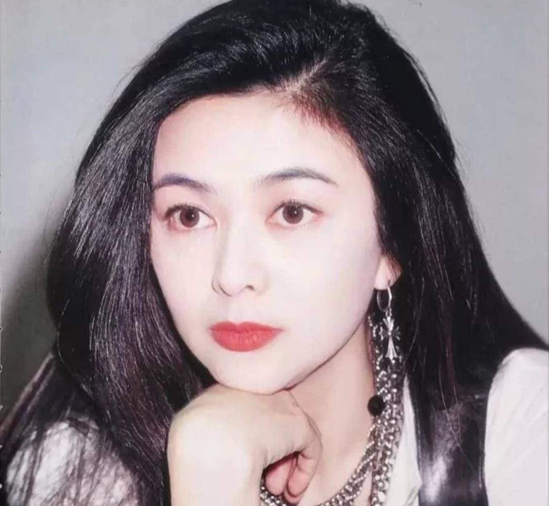 蜕变影视剧关之琳成长中的角色_蜕变影视剧关之琳成长中的演员_关之琳在影视剧中的成长与蜕变