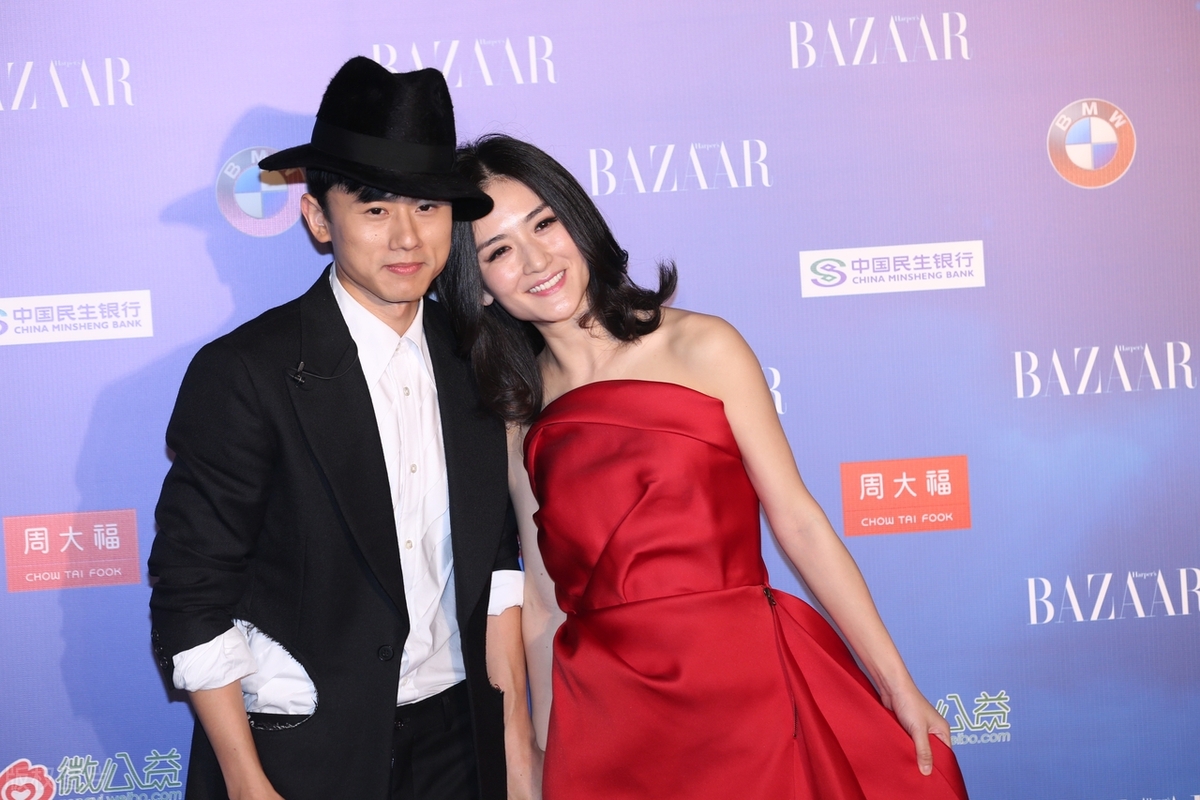 张杰在社交媒体上与粉丝互动，分享生活点滴_张杰粉丝众筹_张杰粉丝会百科
